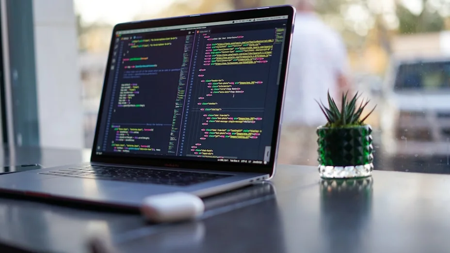 Dottie vs Claude on Mac — AI Agent vs AI Chat Compared